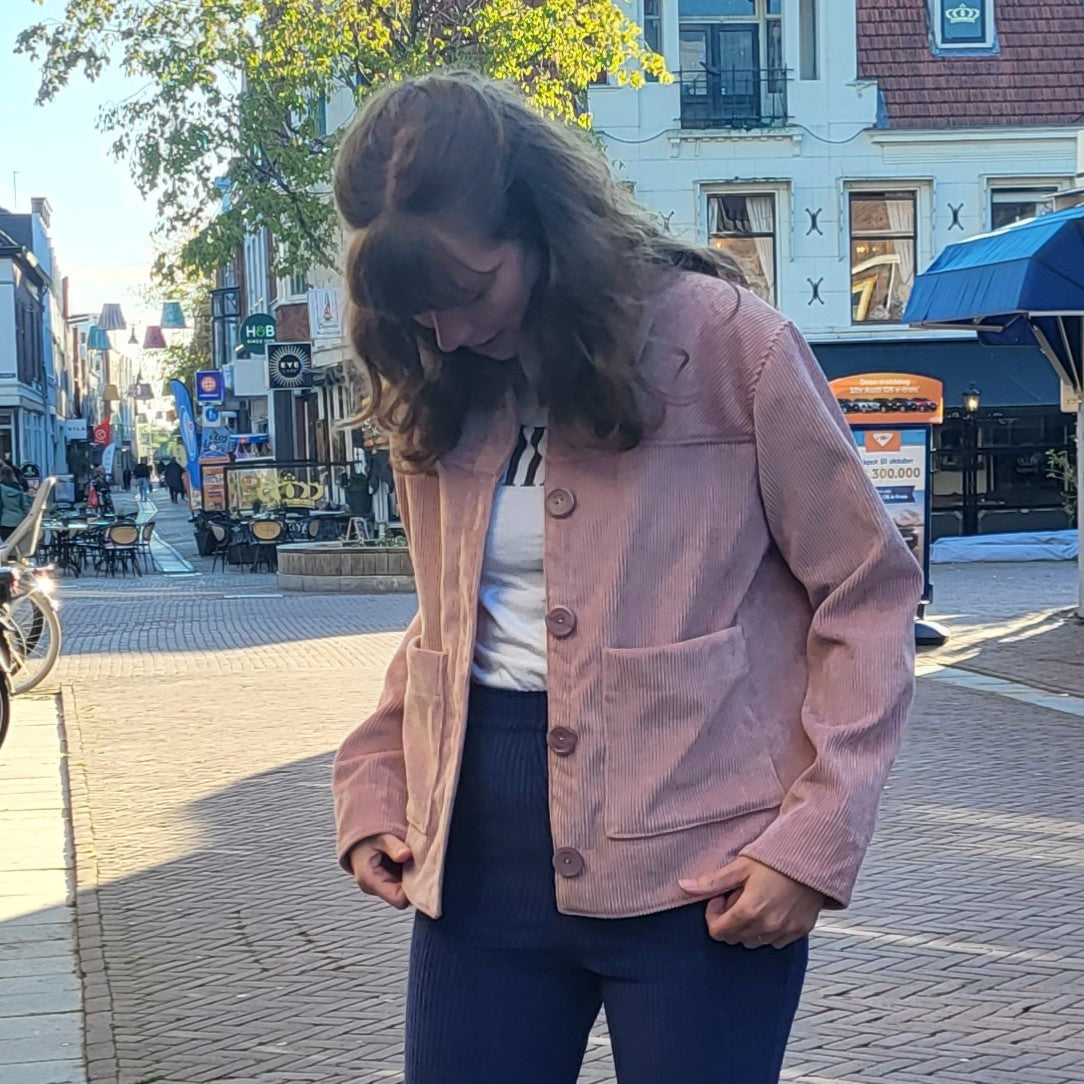 
                  
                    Workshop Eigen werkersjasje maken
                  
                