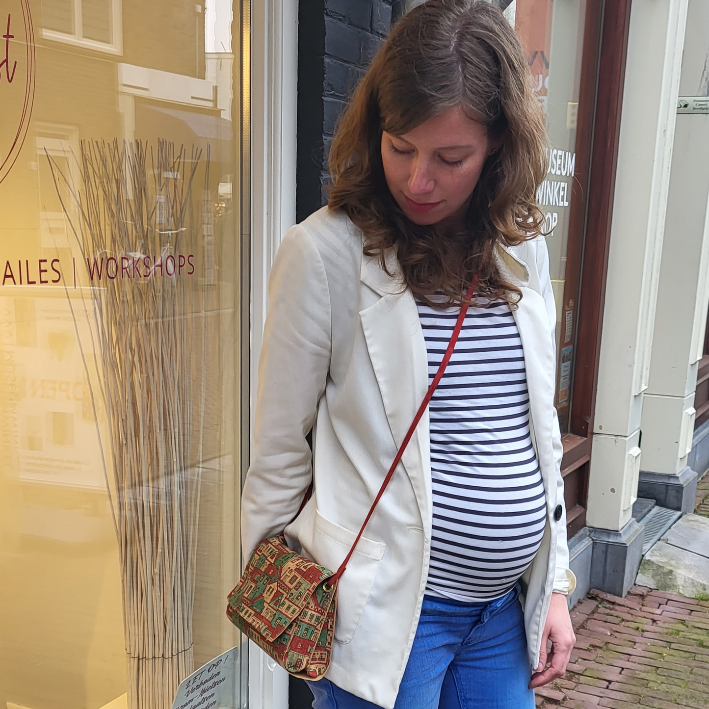 
                  
                    Workshop schoudertasje van kurk maken 
                  
                