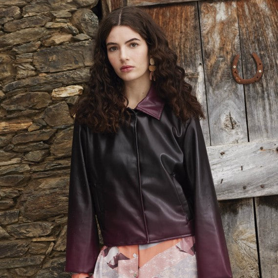 
                  
                    Vegan leer in degradé aubergine kleur, Katia Fabrics
                  
                